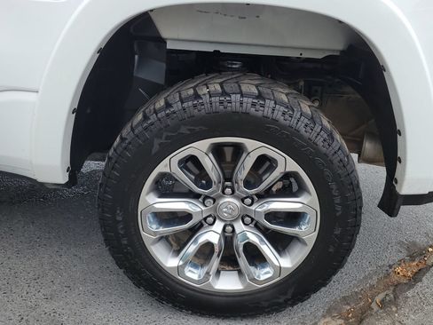 Used 2020 RAM 1500 Laramie w/ Sport Appearance Package AWD/4WD image 16