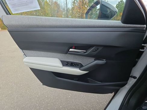 Used 2022 MAZDA MX-30 Electric w/ Premium Package image 38