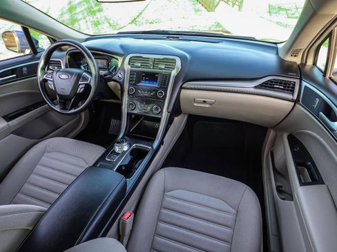 Used 2018 Ford Fusion SE image 27