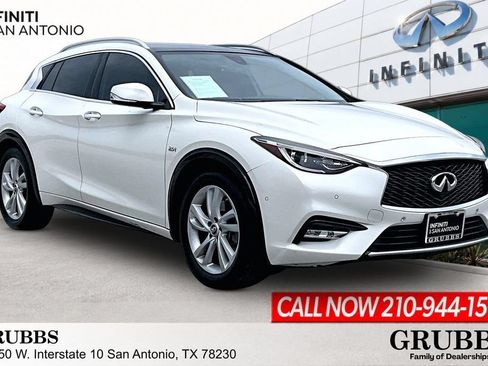 Used 2018 INFINITI QX30 Premium w/ Navigation Package FWD image 1