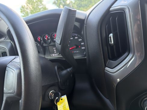 Used 2019 Chevrolet Silverado 1500 Custom w/ Custom Max Trailering Package AWD/4WD image 9