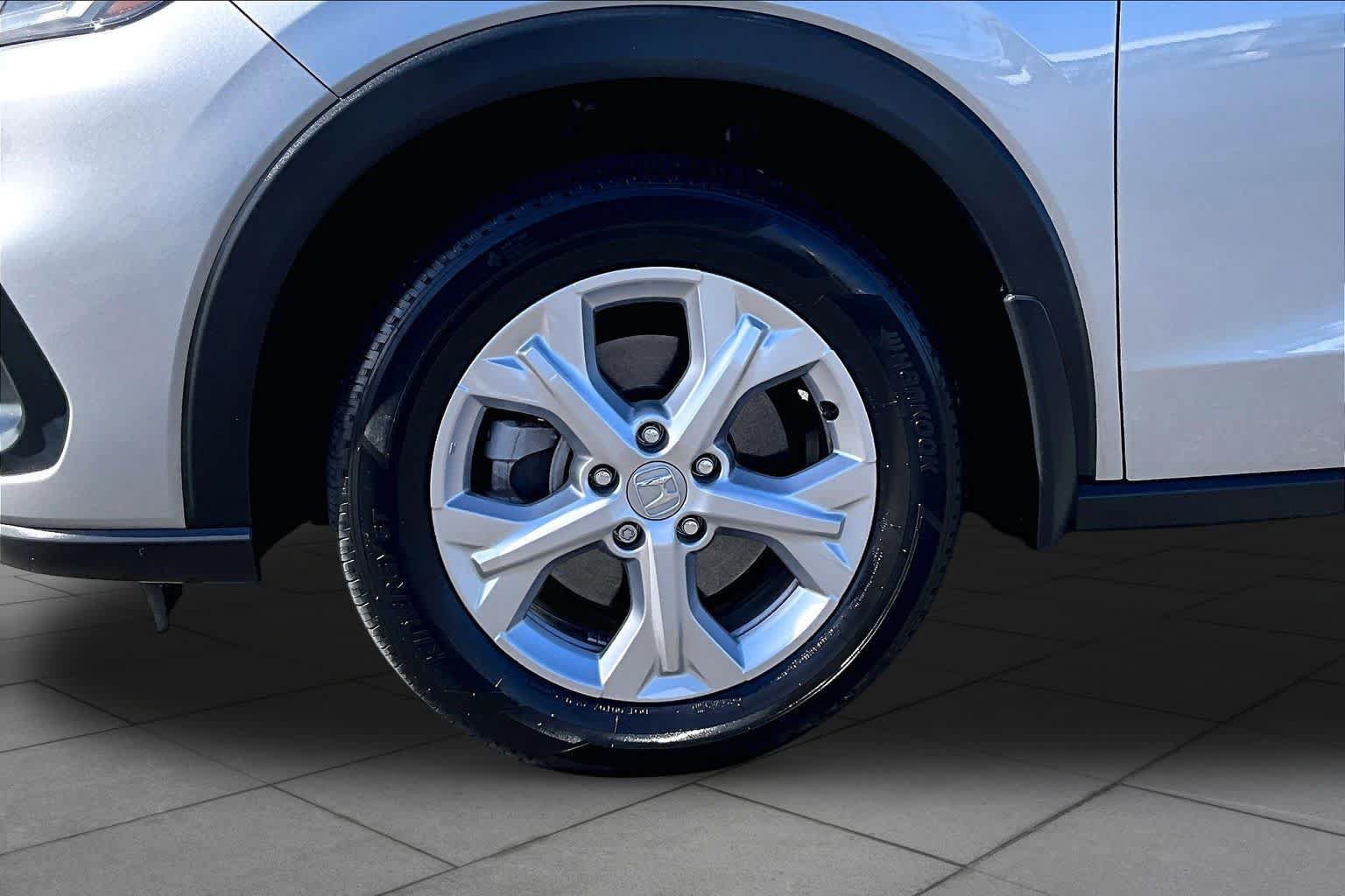 Used 2024 Honda HR-V LX image 10