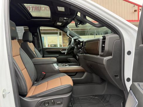 Used 2024 Chevrolet Silverado 2500 High Country w/ Technology Package image 25