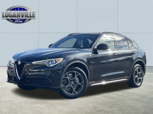 Used 2022 Alfa Romeo Stelvio Ti image 1