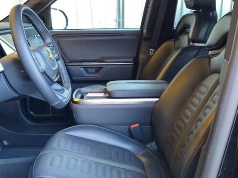 Used 2025 Rivian R1S Adventure AWD/4WD image 13