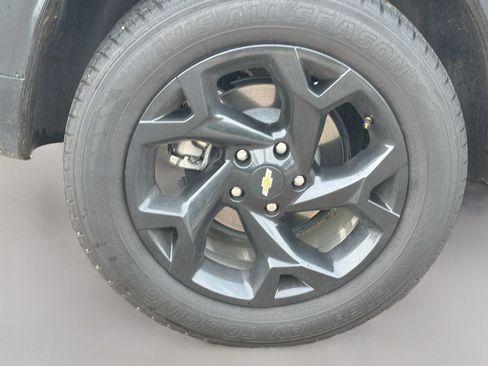 Used 2025 Chevrolet Trax LT FWD image 10