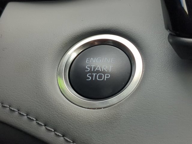 Used 2024 Toyota Highlander Limited FWD image 35