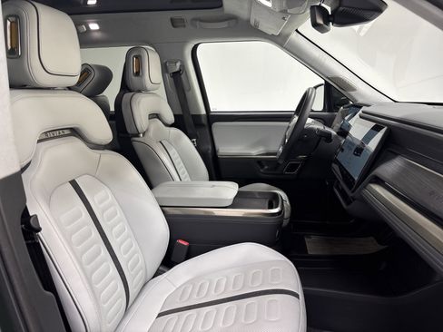 Used 2023 Rivian R1S Adventure image 24