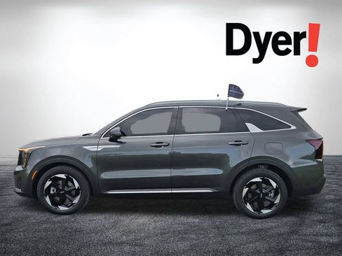 Certified 2025 Kia Sorento SX Prestige AWD/4WD image 9
