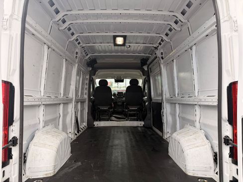 Used 2025 RAM ProMaster 2500 w/ Convenience Group FWD image 13