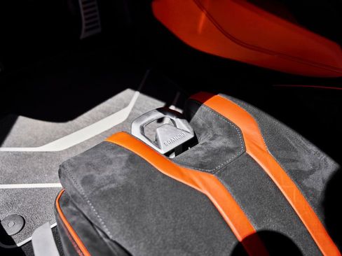 Used 2024 Lamborghini Huracan STO RWD image 45