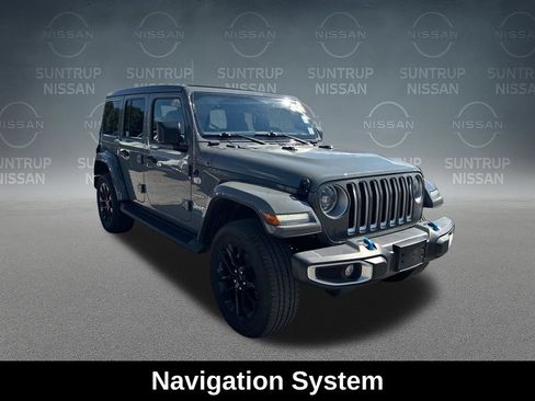 Used 2023 Jeep Wrangler Unlimited Sahara w/ Cold Weather Group AWD/4WD image 9