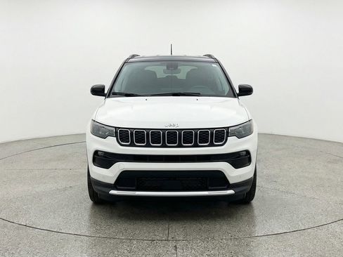 Used 2025 Jeep Compass Limited AWD/4WD image 2