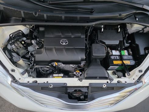 Used 2012 Toyota Sienna Limited w/ Premium Pkg FWD image 22