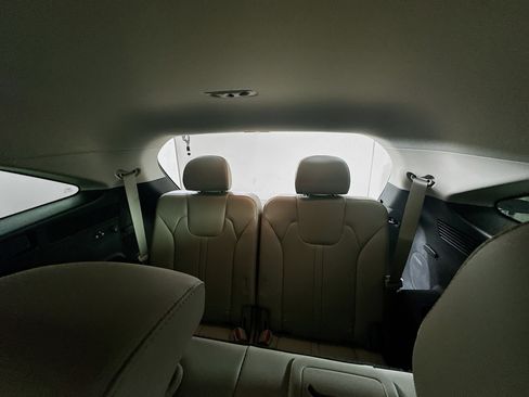 Used 2023 Kia Sorento S image 33