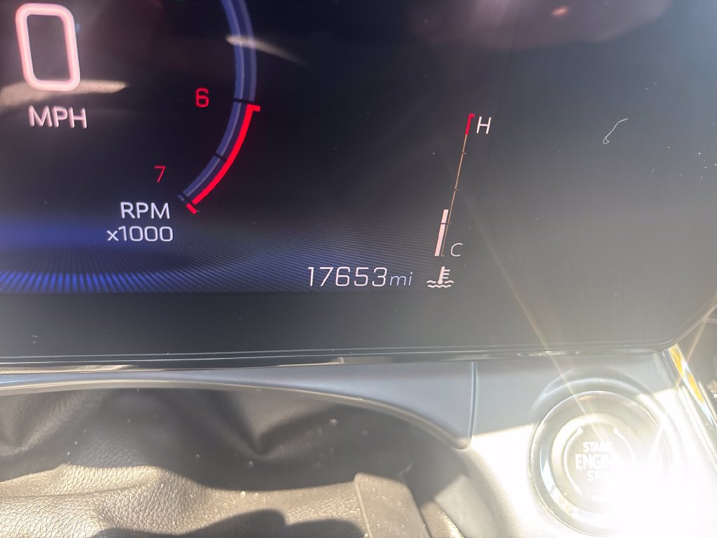 Used 2025 Chevrolet Trax LT w/ LT Convenience Package FWD image 22