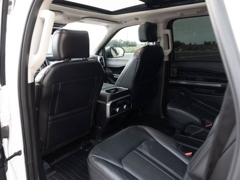 Used 2019 Ford Expedition Max Platinum AWD/4WD image 18