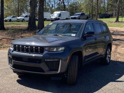 New 2026 Jeep Grand Cherokee L Limited w/ Luxury Tech Group II RWD image 3