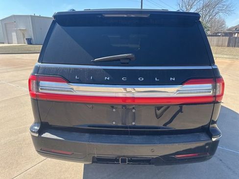 Used 2021 Lincoln Navigator L Reserve image 4