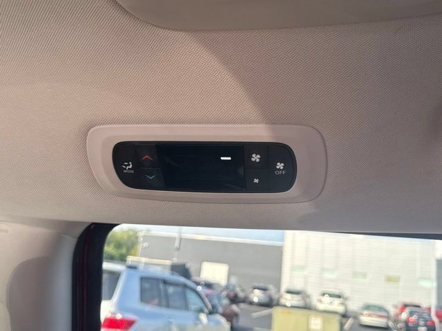 Used 2023 Chrysler Voyager LX FWD image 24