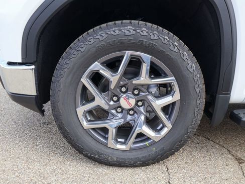 New 2026 GMC Sierra 1500 SLT image 33