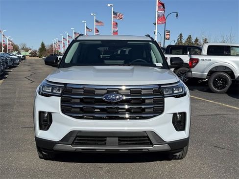 New 2026 Ford Explorer Active w/ Active Comfort Package image 2