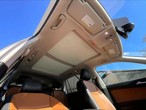 Used 2019 Volkswagen Tiguan SEL image 14