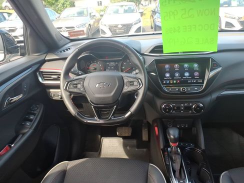 Used 2023 Chevrolet TrailBlazer RS w/ Convenience Package FWD image 9