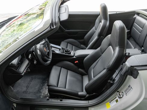 Used 2024 Porsche 911 Carrera GTS RWD image 38