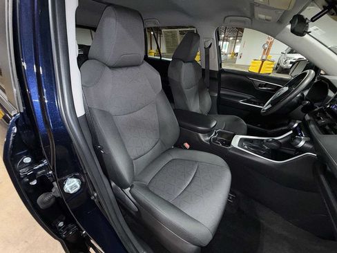 Used 2024 Toyota RAV4 XLE AWD/4WD image 16