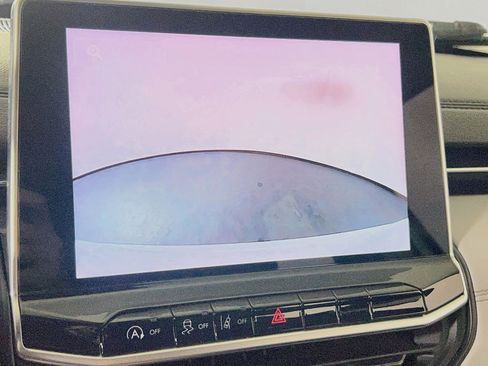 Used 2022 Jeep Compass Limited w/ Sun and Sound Group AWD/4WD image 13