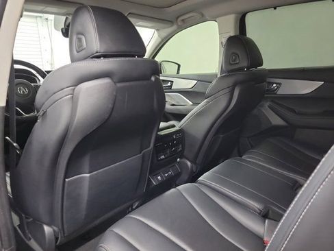 Used 2023 Acura MDX w/ Technology Package FWD image 13