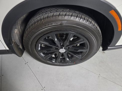 Used 2025 Honda CR-V EX image 12