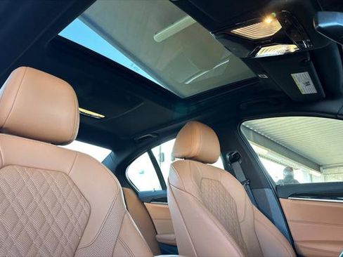 Used 2023 BMW 530e xDrive w/ Convenience Package image 15