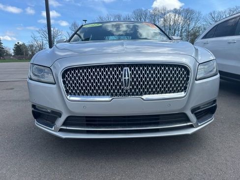 Used 2017 Lincoln Continental Reserve AWD/4WD image 2