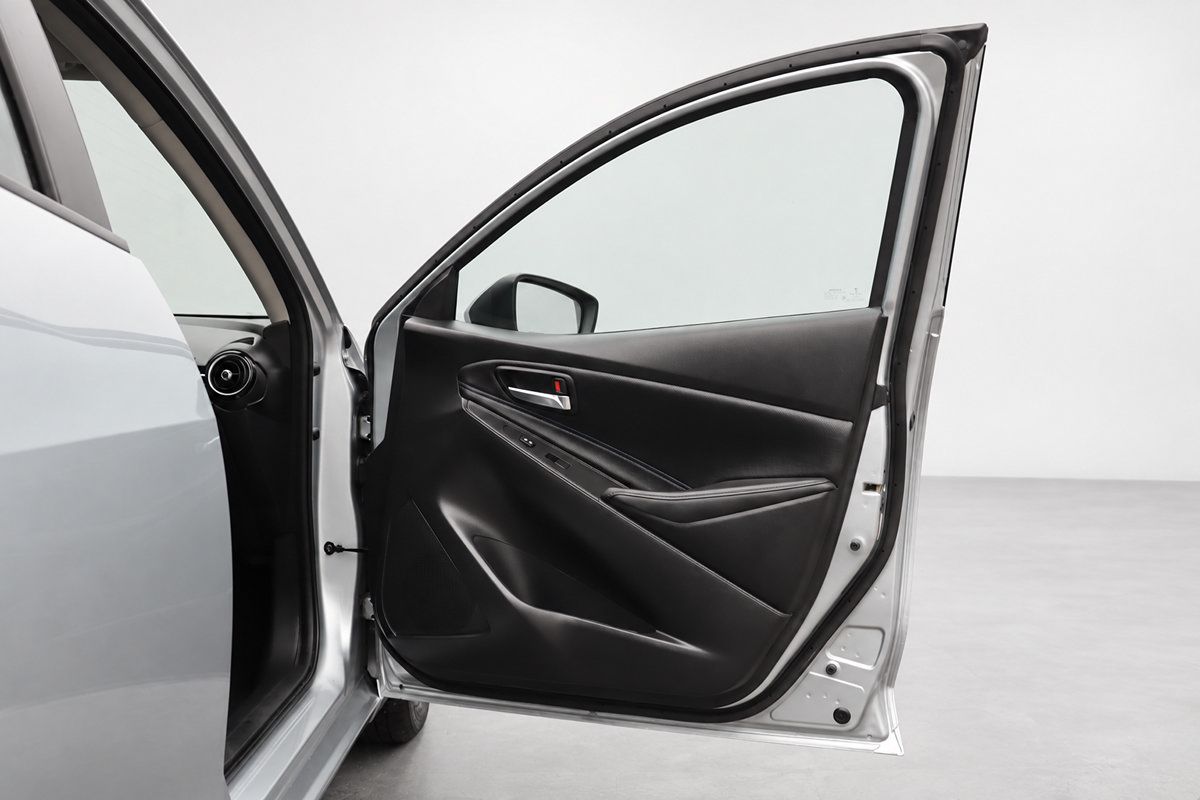 Used 2020 Toyota Yaris XLE FWD image 20