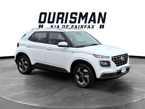 Used 2021 Hyundai Venue SEL image 1