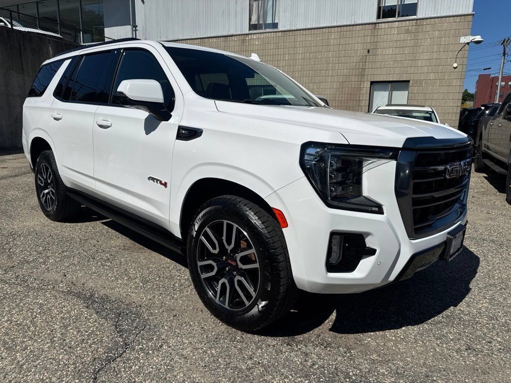 Used 2023 GMC Yukon AT4 w/ AT4 Premium Package AWD/4WD image 8