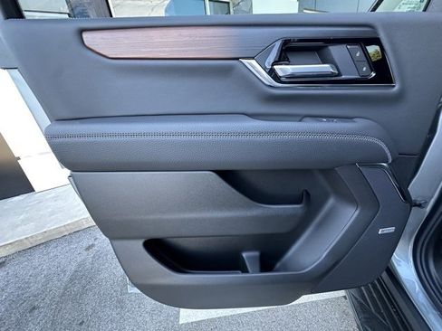 New 2026 GMC Yukon XL Denali w/ LPO, Floor Liner Package image 21