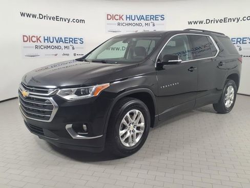 Used 2020 Chevrolet Traverse LT w/ LPO, Floor Liner Package AWD/4WD image 1
