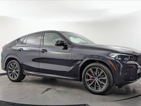 Used 2022 BMW X6 xDrive40i w/ M Sport Package AWD/4WD image 11