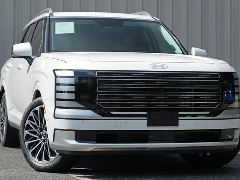 Used 2026 Hyundai Palisade Calligraphy FWD image 4