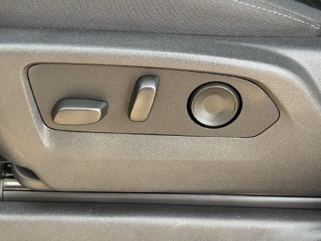 Used 2025 Chevrolet Silverado 1500 Custom RWD image 23