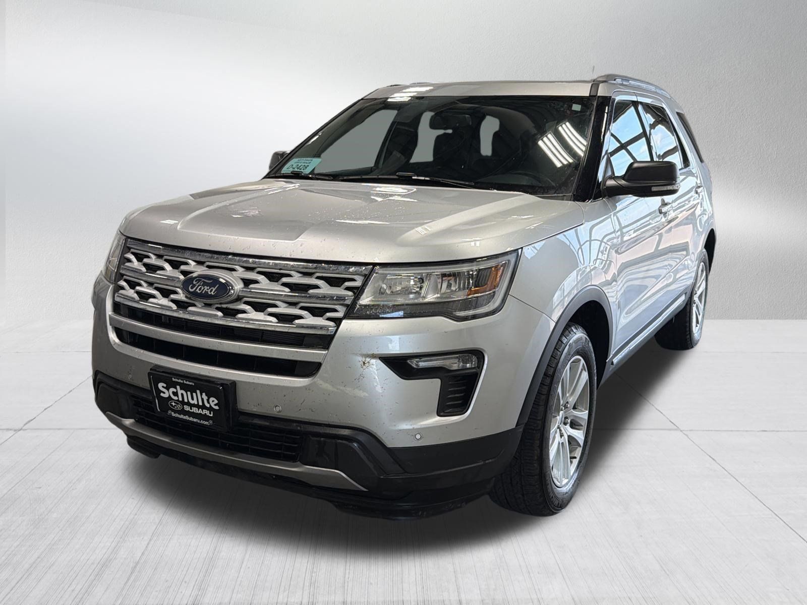 Used 2019 Ford Explorer XLT w/ Equipment Group 202A AWD/4WD image 3