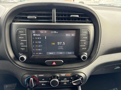 Used 2021 Kia Soul LX image 12