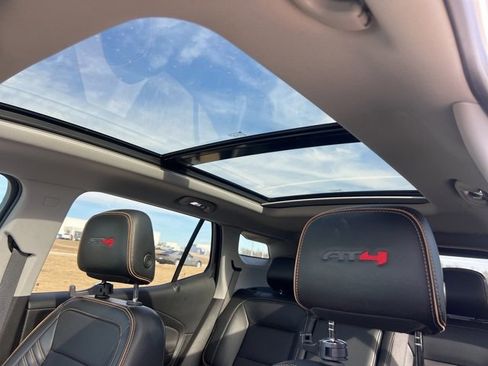 Used 2022 GMC Terrain AT4 w/ Infotainment Package II image 9