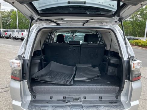 Used 2016 Toyota 4Runner SR5 RWD image 17