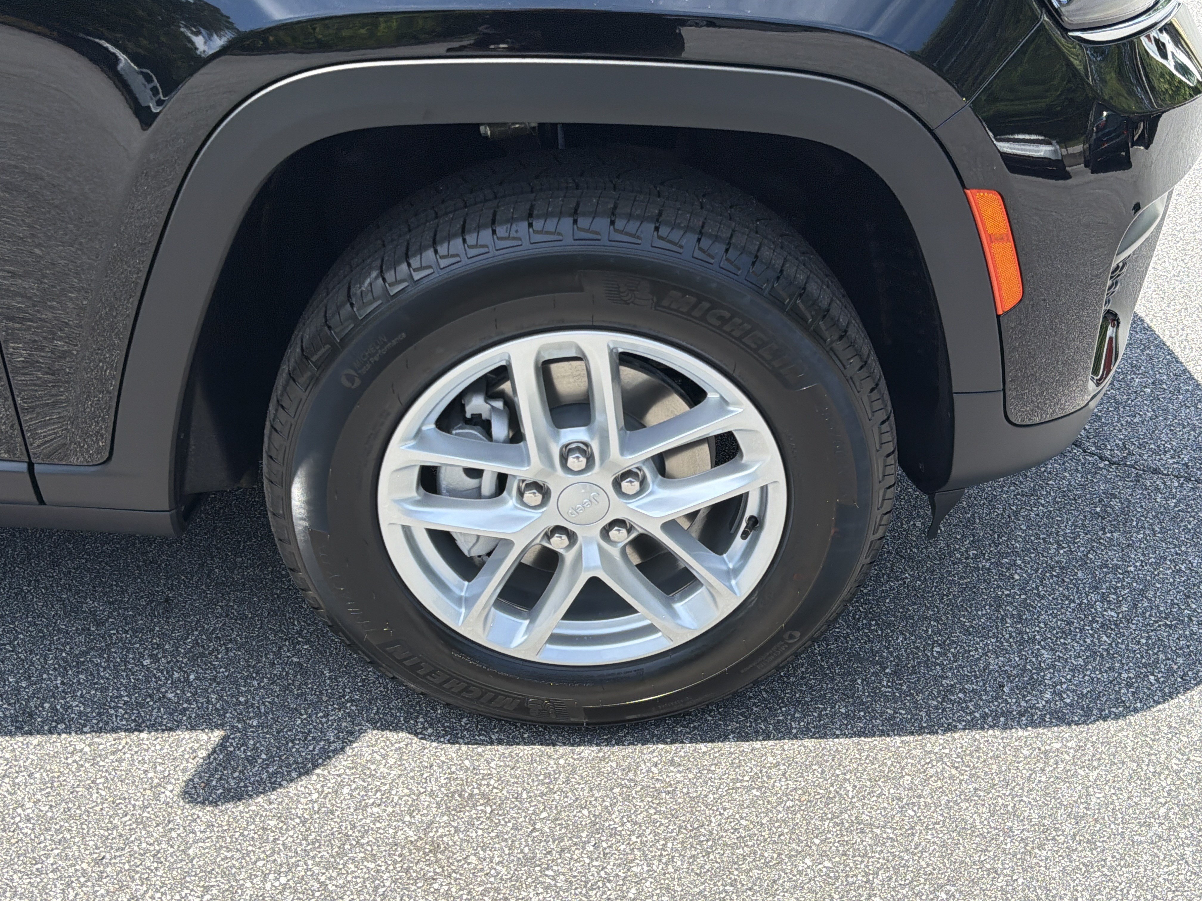 New 2026 Jeep Grand Cherokee Laredo RWD image 14