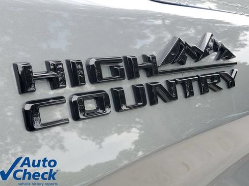 Used 2024 Chevrolet Silverado 1500 High Country w/ Technology Package AWD/4WD image 9