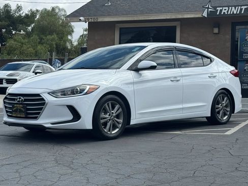 Used 2017 Hyundai Elantra SE FWD image 1